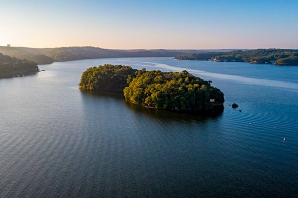 Top 5 Reasons Why Boating at Lake of the Ozarks is a Must-Do Summer ...